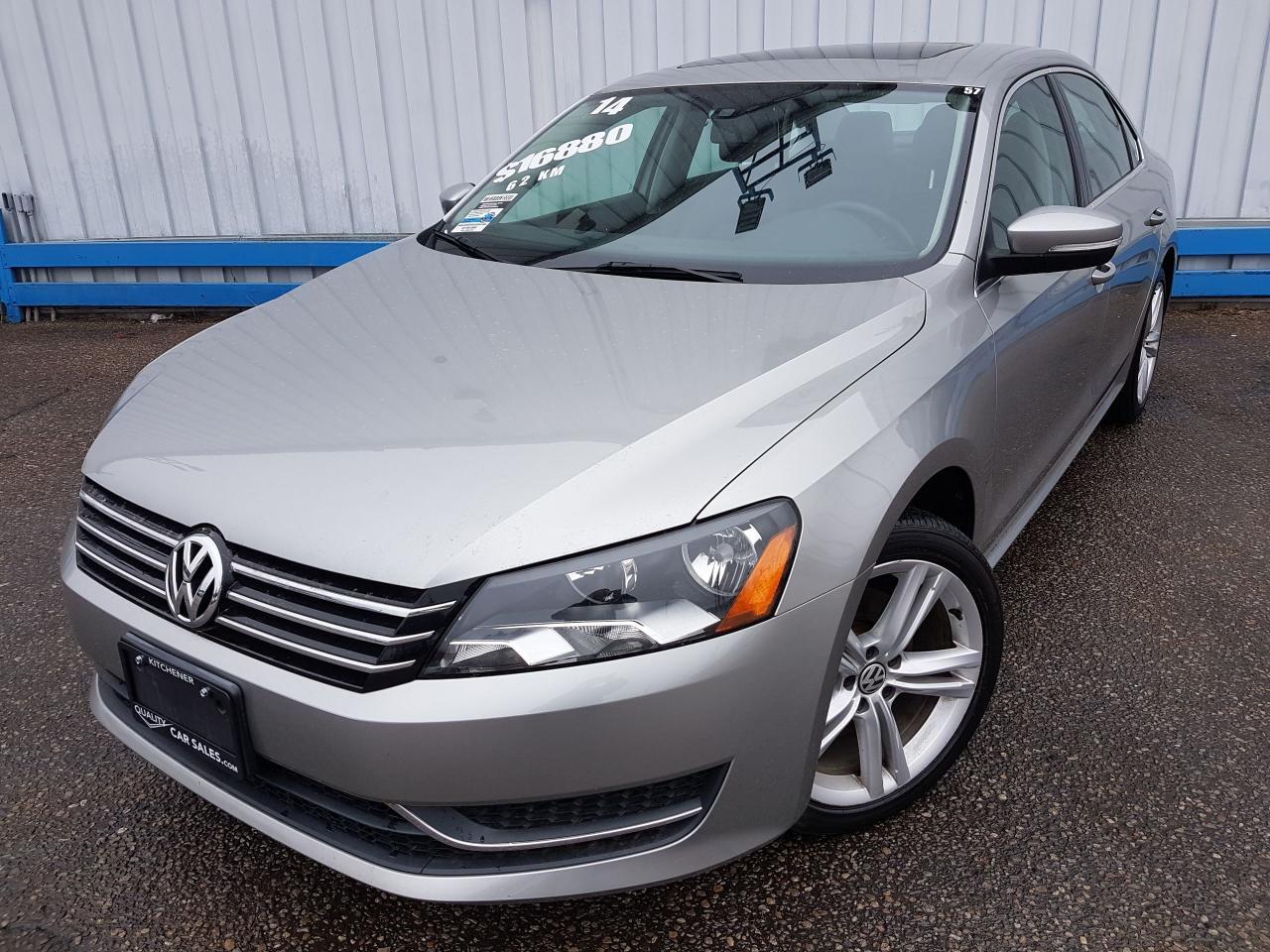 Used 2014 Volkswagen Passat Comfortline TSI *LEATHER-SUNROOF* for sale in Kitchener, ON