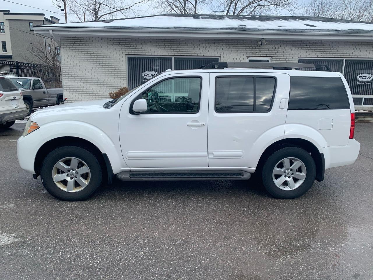 <p>Row Auto Sales</p><p>WHITE ON BROWN CLOTH.  NON SMOKER, NO ACCIDENTS, VERY WELL MAINTAINED. MUST BE SEEN. PL, PW, CRUISE, ALLOY WHEELS, CLEAN CAR PROOF. SUNROOF.</p><p>4X4, 7 PASSENGER.  NEW ALL SEASON TIRES. AIR BAG LIGHT ON. HAS SOME DENTS ON THE ROOD AND ROOF. NEEDS A CLEAN UP.</p><p><br></p><p>AS IS</p><p><br></p><p>BY APPOINTMENT ONLY. PLEASE CALL, EMAIL OR TEXT ANYTIME. THANK YOU.&nbsp;&nbsp;CALL OR TEXT ANYTIME 9AM-9PM&nbsp;SHAUN 416-270-3324&nbsp;NICK 647-834-5626&nbsp;</p><p><br></p><p>&nbsp;ROW AUTO SALES INC </p><p>509 BAYLY ST EAST AJAX, ON L1Z 1W7&nbsp;</p><p>TRADES WELCOME!&nbsp;</p><p>OPEN 6 DAYS A WEEK. FROM 9-9 BY APPOINTMENT ONLY.</p><p>&nbsp;LOCATED INSIDE THE SERVICE ONTARIO BUILDING.</p><p>&nbsp;OMVIC REGISTERED, UCDA MEMBER.&nbsp;</p><p>FAMILY OWNED AND OPERATED SINCE 2009.</p><p>&nbsp;CALL OR TEXT TO MAKE AN APPOINTMENT. SOME VEHICLES ARE STORED INDOORS.</p>