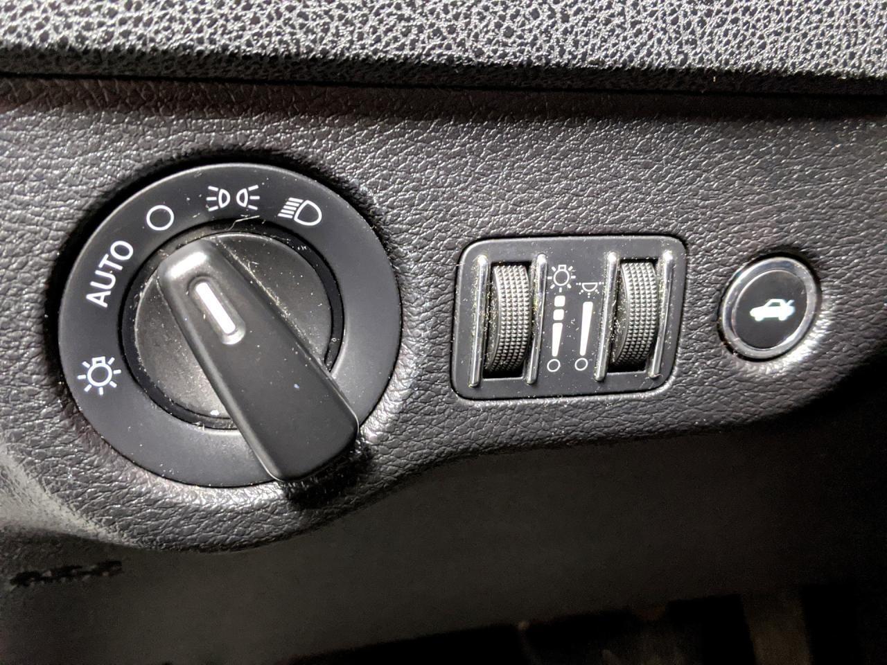 678179.11910812