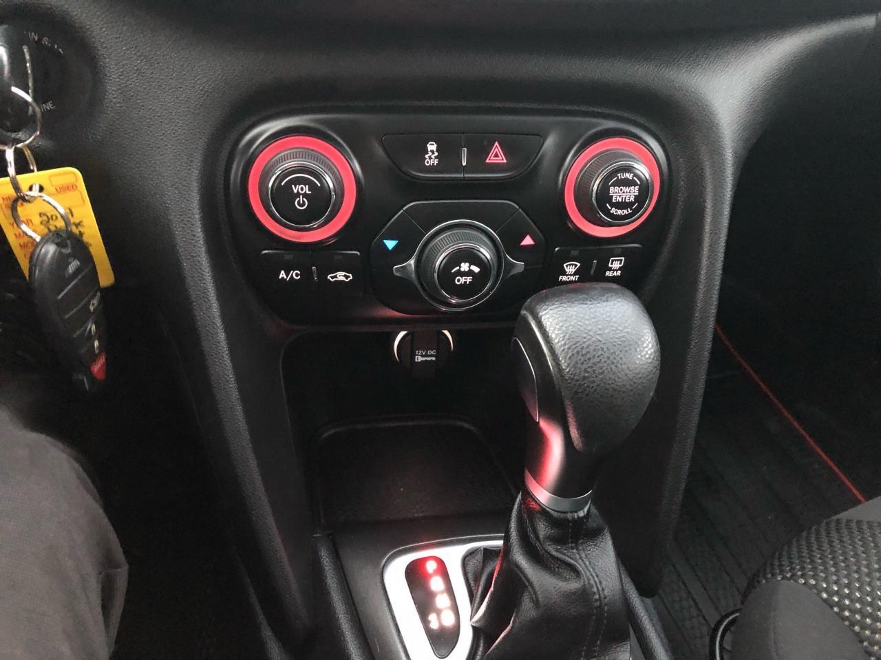 678833