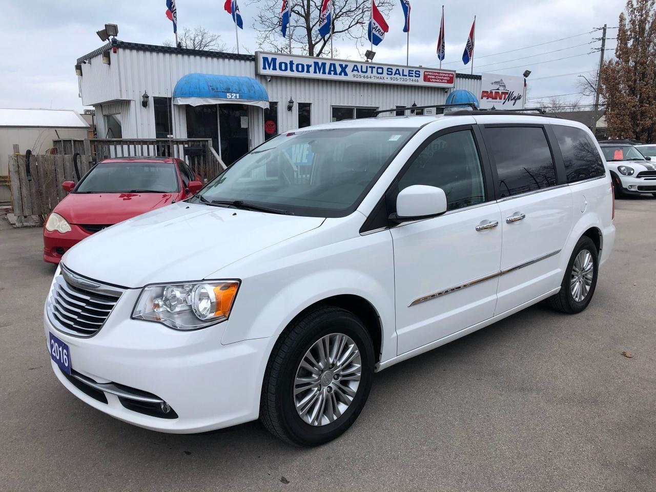 Used 2016 Chrysler Town & Country Touring-DVD- Navi- Accident free for sale in Stoney Creek, ON