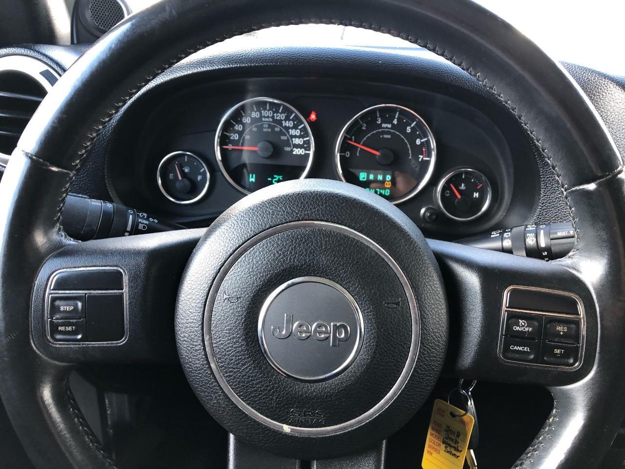 678857