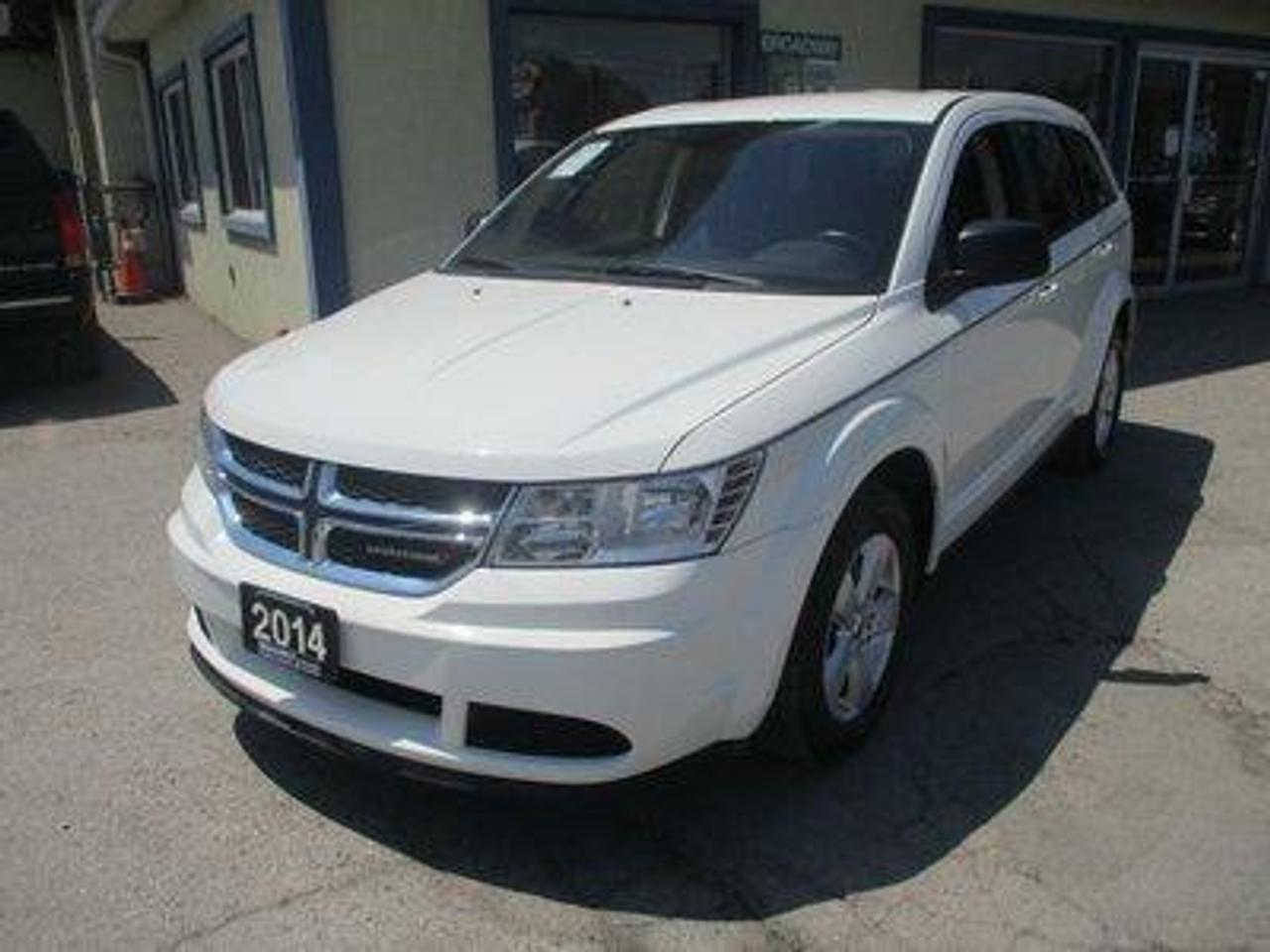 2.4L - 4 CYL - DOHC 16 VALVE ENGINE<br />FRONT-WHEEL DRIVE SYSTEM<br />MIDDLE BENCH SEATING<br />THIRD ROW SEATING<br />CLOTH INTERIOR<br />TOUCH SCREEN DISPLAY<br />AM/FM/CD PLAYER<br />AUX INPUT<br />USB CONNECTION<br />BLUETOOTH SYSTEM<br />REAR CLIMATE CONTROLS<br />KEYLESS ENTRY<br />KEYLESS START<br />MULTI-FUNCTIONAL STEERING WHEEL