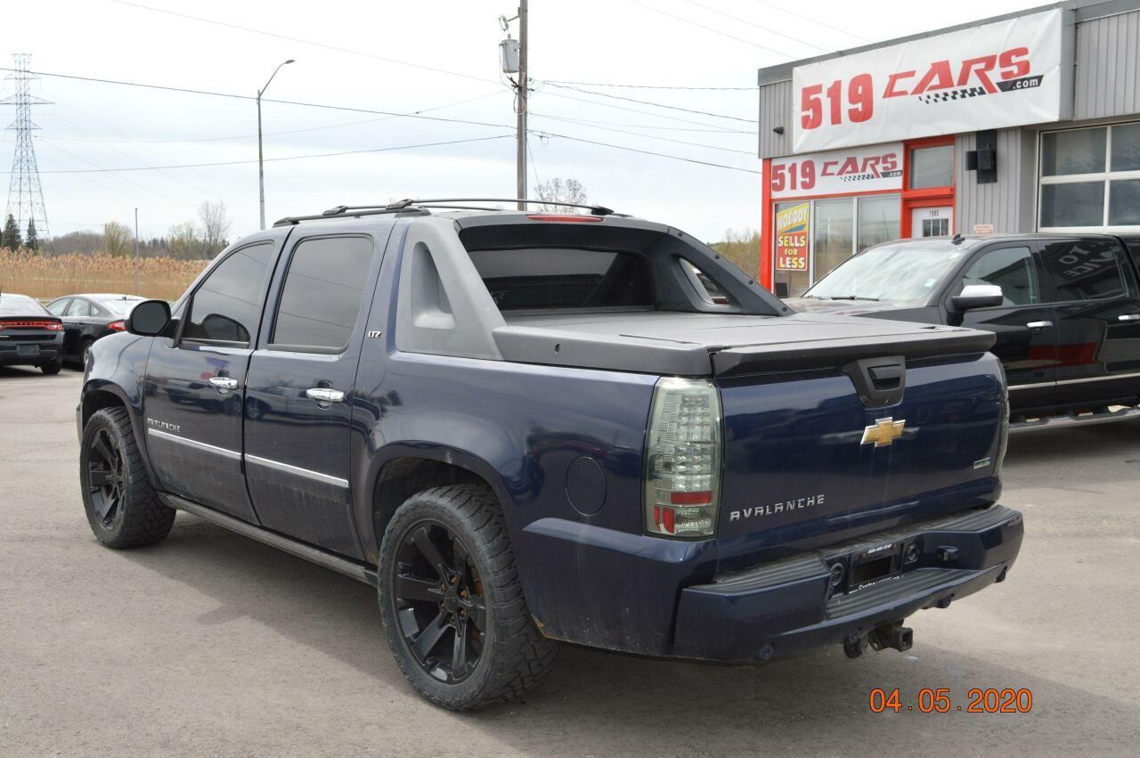 Used 2011 Chevrolet Avalanche LTZ | Leather | Sunroof | GPS for sale in St. Thomas, ON