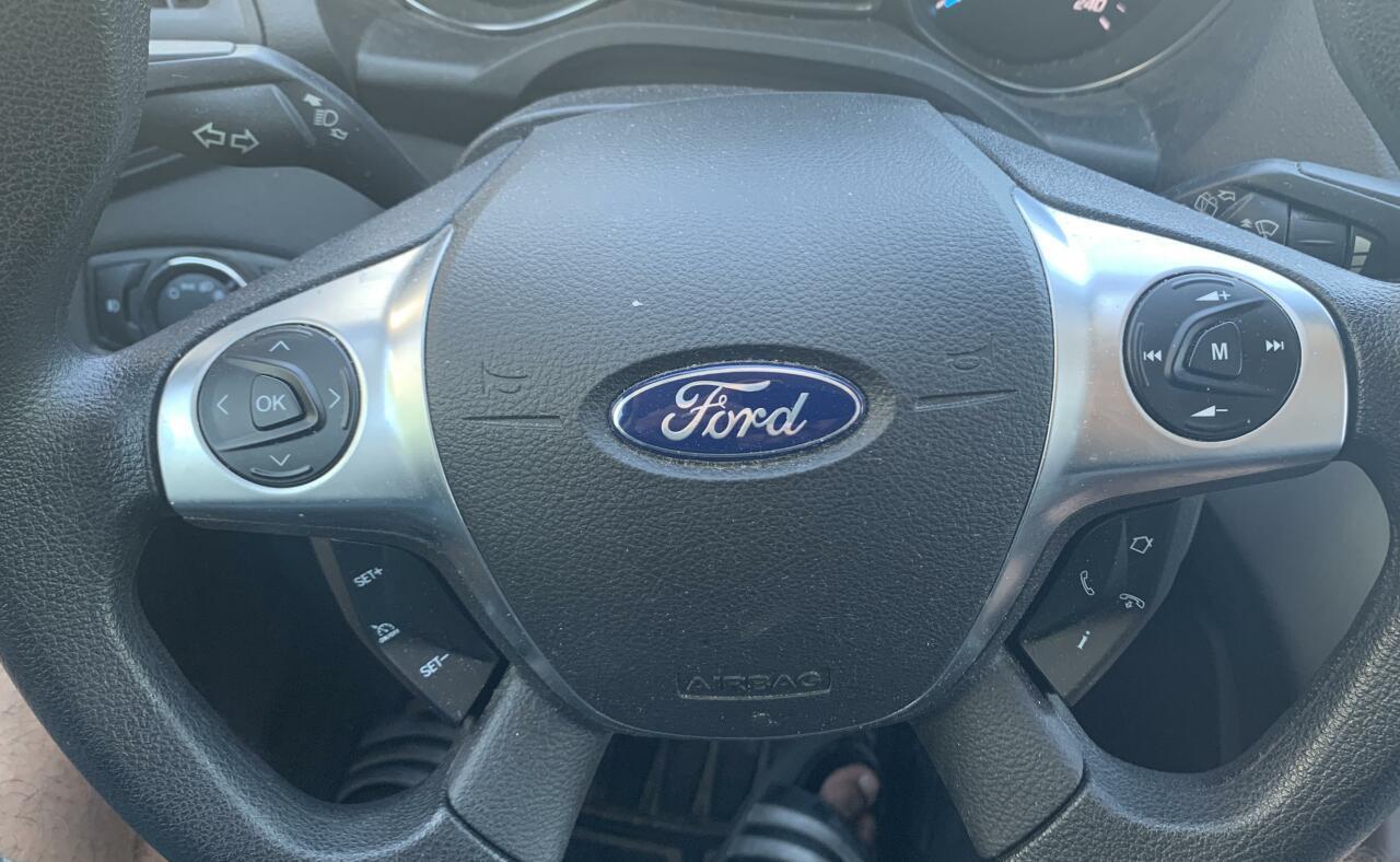 679300