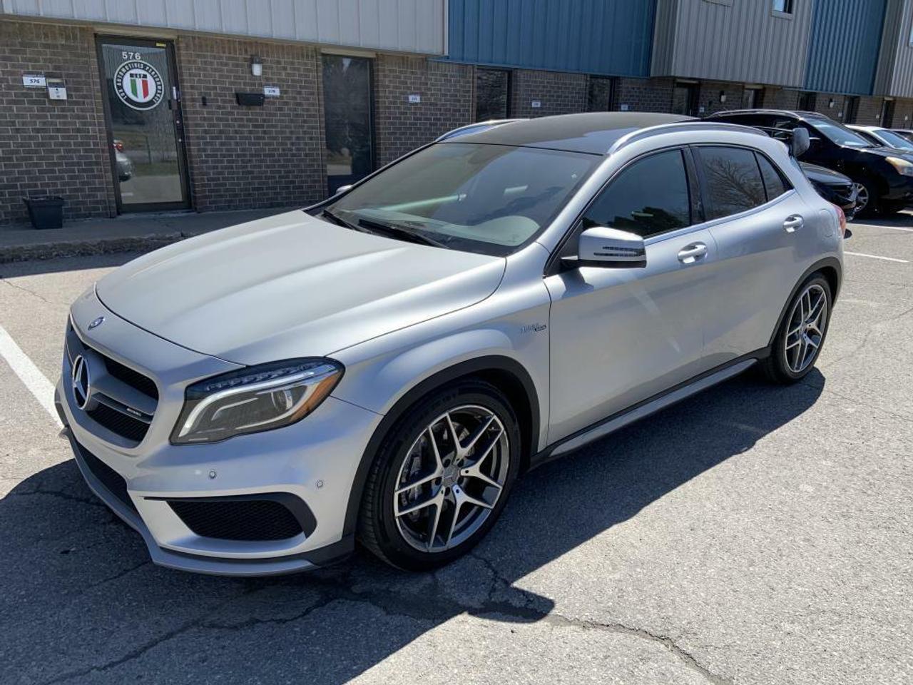 <a href=https://www.autoaubaine.com/Mercedes-Benz-GLA45-c7493001.html>https://www.autoaubaine.com/Mercedes-Benz-GLA45-c7493001.html</a>

Mercedes GLA45 AMG 4matic 2015,
avec seulement 54000km certifier,
moteur 4 cylindres turbo de 355hp/332lb-tq,
automatique DCT 7 vitesses,
toit panoramique,
phare led,
mags 19,
exhaust actif,
tres tres propre et performant,
financement bancaire et specialise disponible sur place a partir de 128$/semaine (7 ans) ou 170$/semaine (5 ans) taxes et interets inclus

visite sur rendez vous seulement 
luxautomotives.com