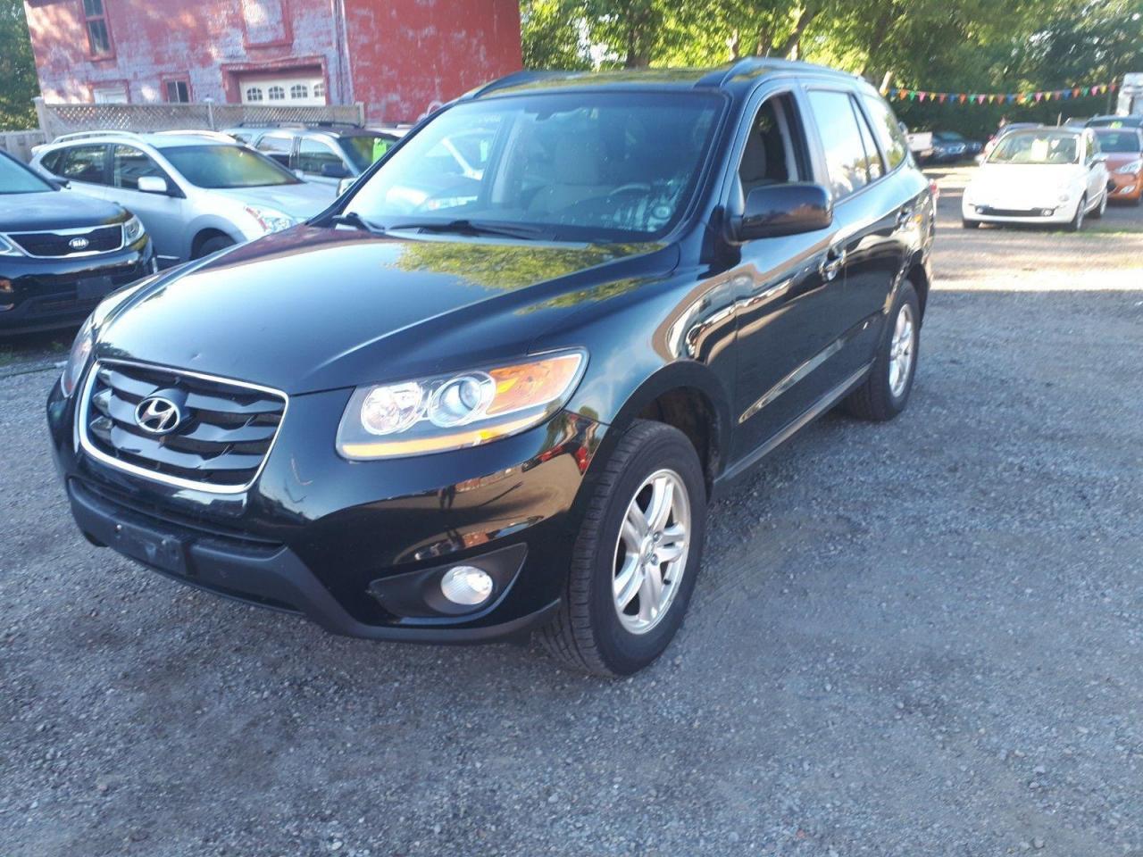 Used 2011 Hyundai Santa Fe GL for sale in Richmond Hill, ON