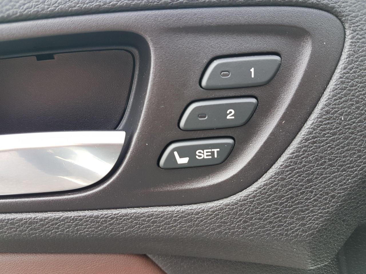683244.11980353