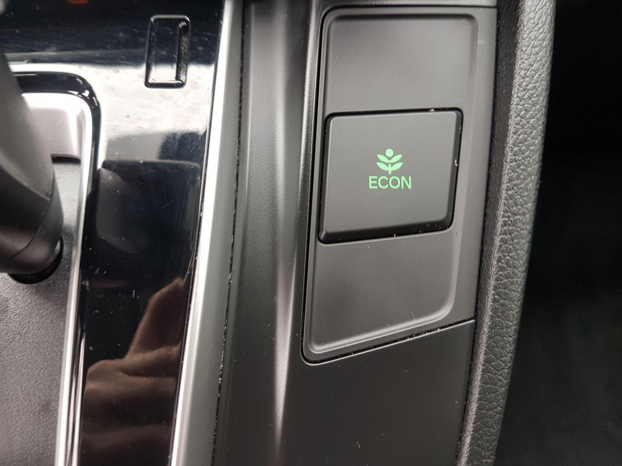 683586.11985789
