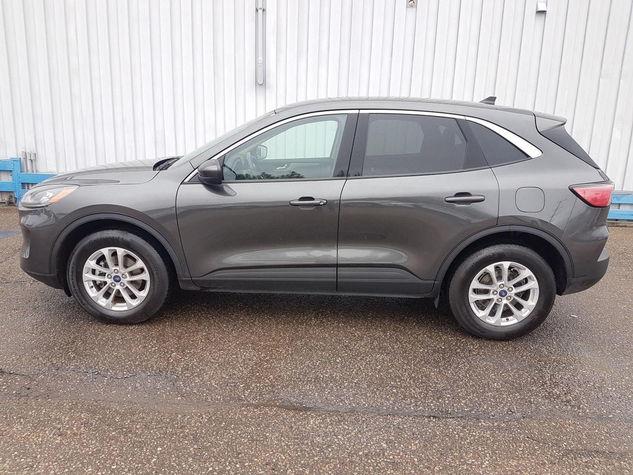Used 2020 Ford Escape SE AWD *HEATED SEATS* for sale in Gloucester, ON
