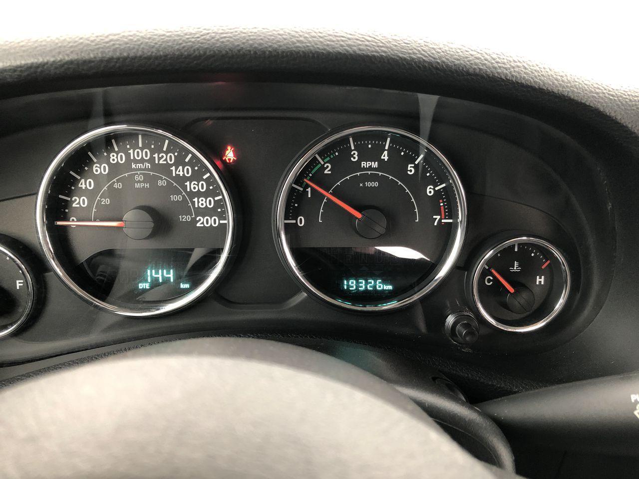 686653.12033391