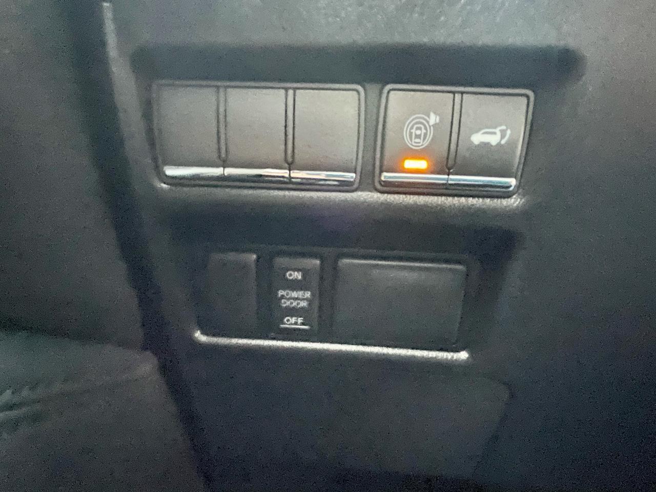 686799