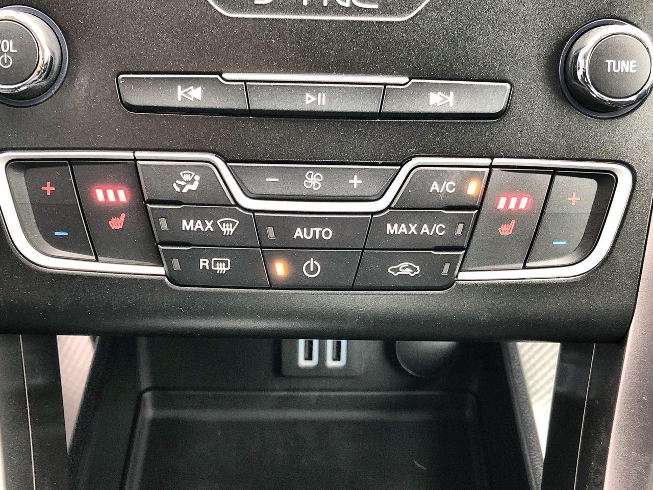 686900