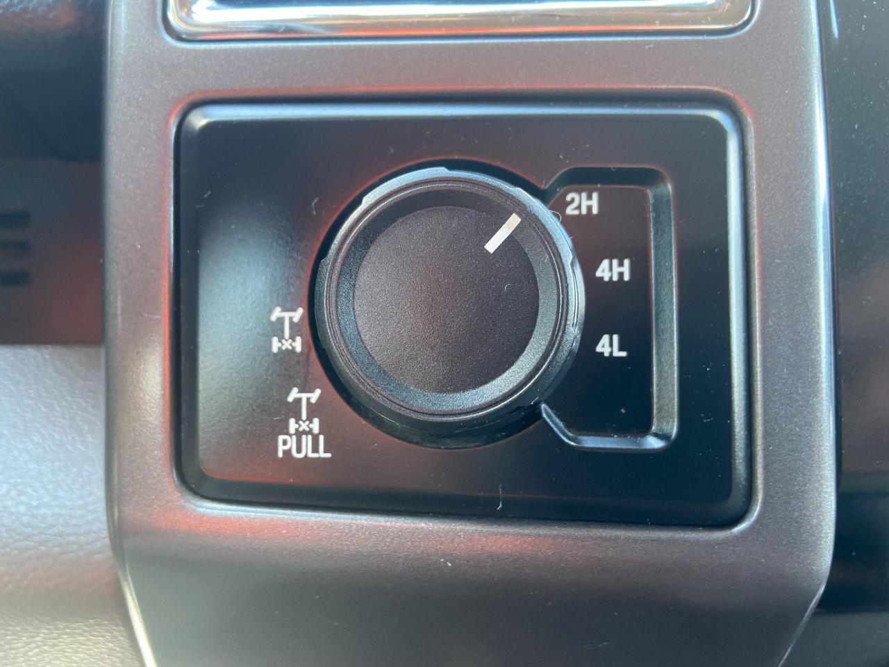 687386.12046337
