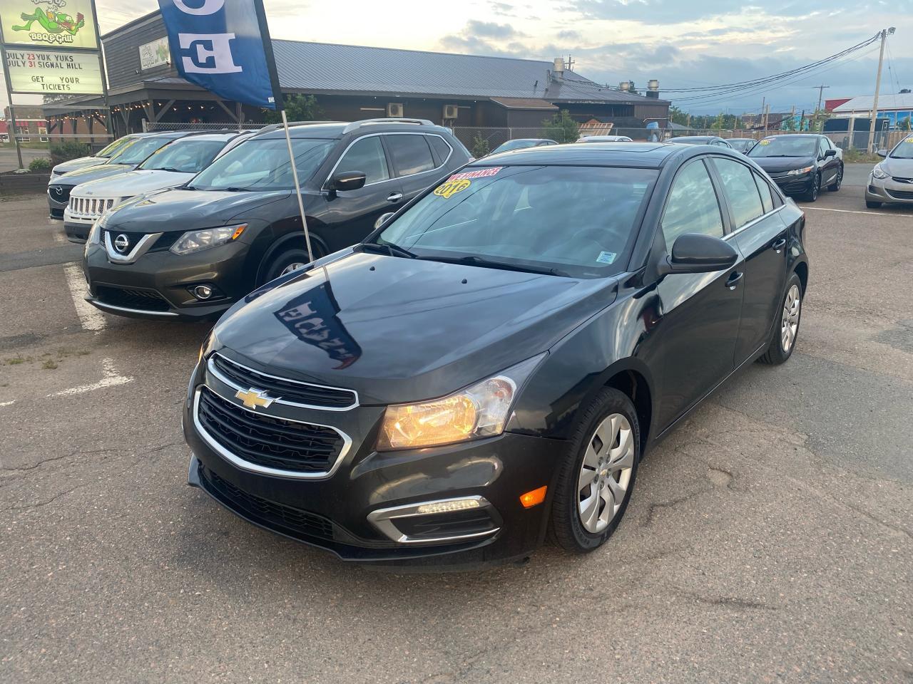 Used 2016 Chevrolet Cruze LT / Sun Roof / Heated Seats / for sale in Mississauga, ON