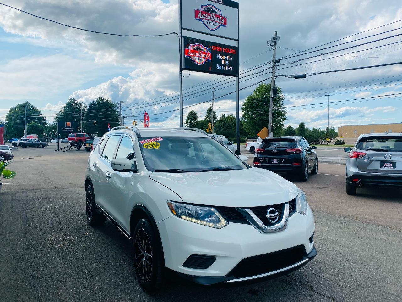 Used 2014 Nissan Rogue S / CLEAN CAR FAX / AWD / LOW KMS / NEW MVI for sale in Mississauga, ON