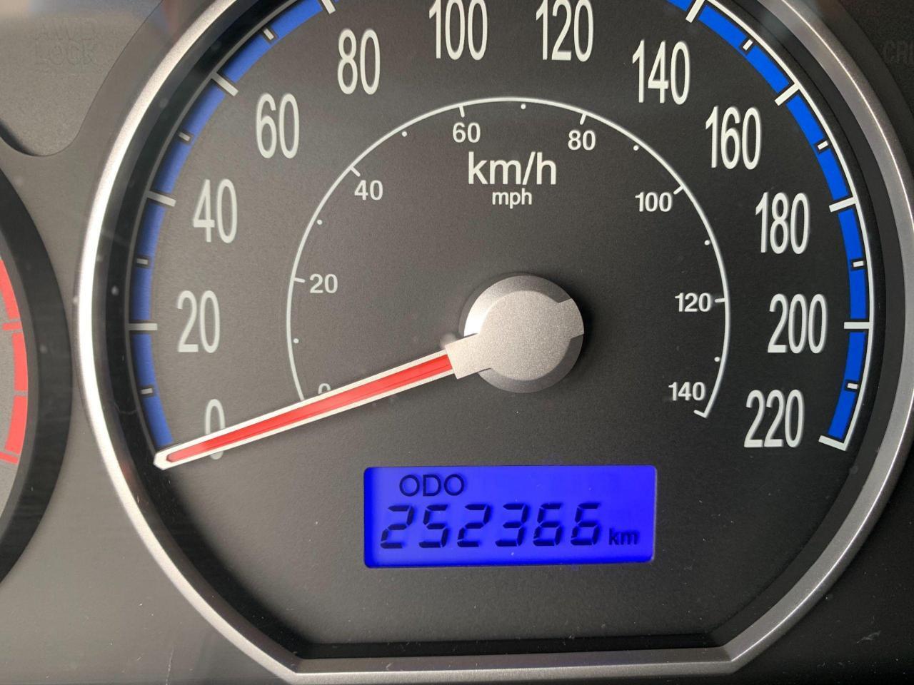 687826