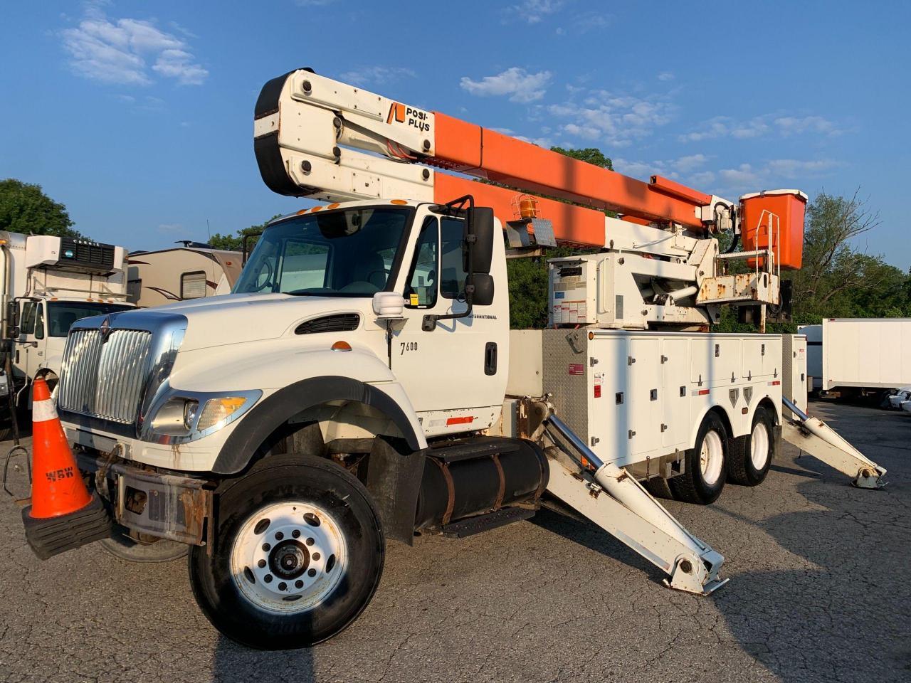 Used 2003 International 7600 SBA WORKSTAR T/A  for sale in Woodstock, ON