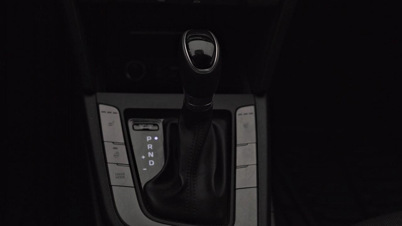 688734