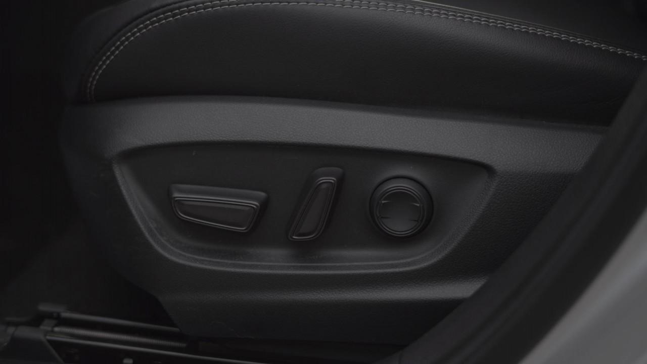 688761