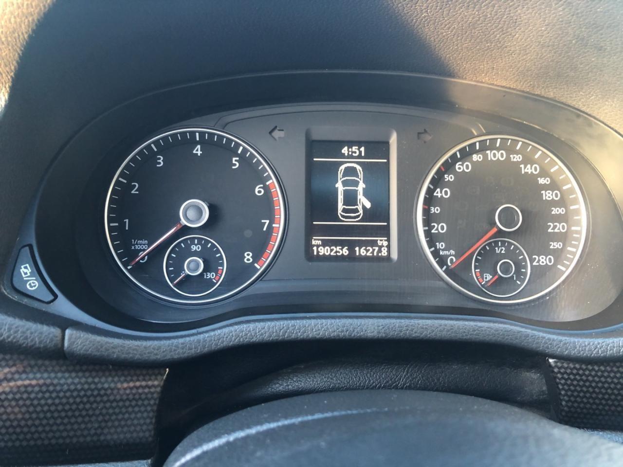 688872