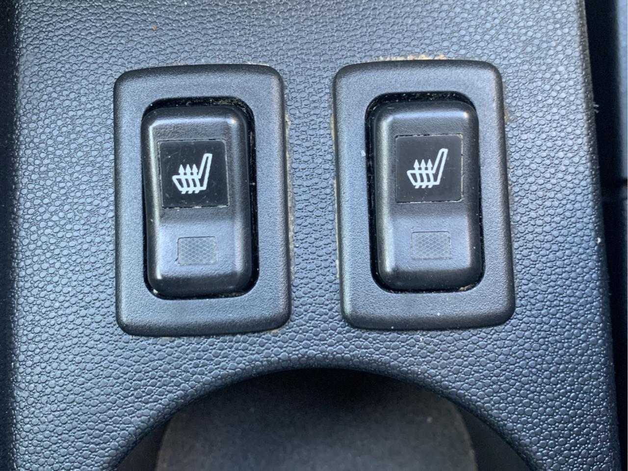 688884