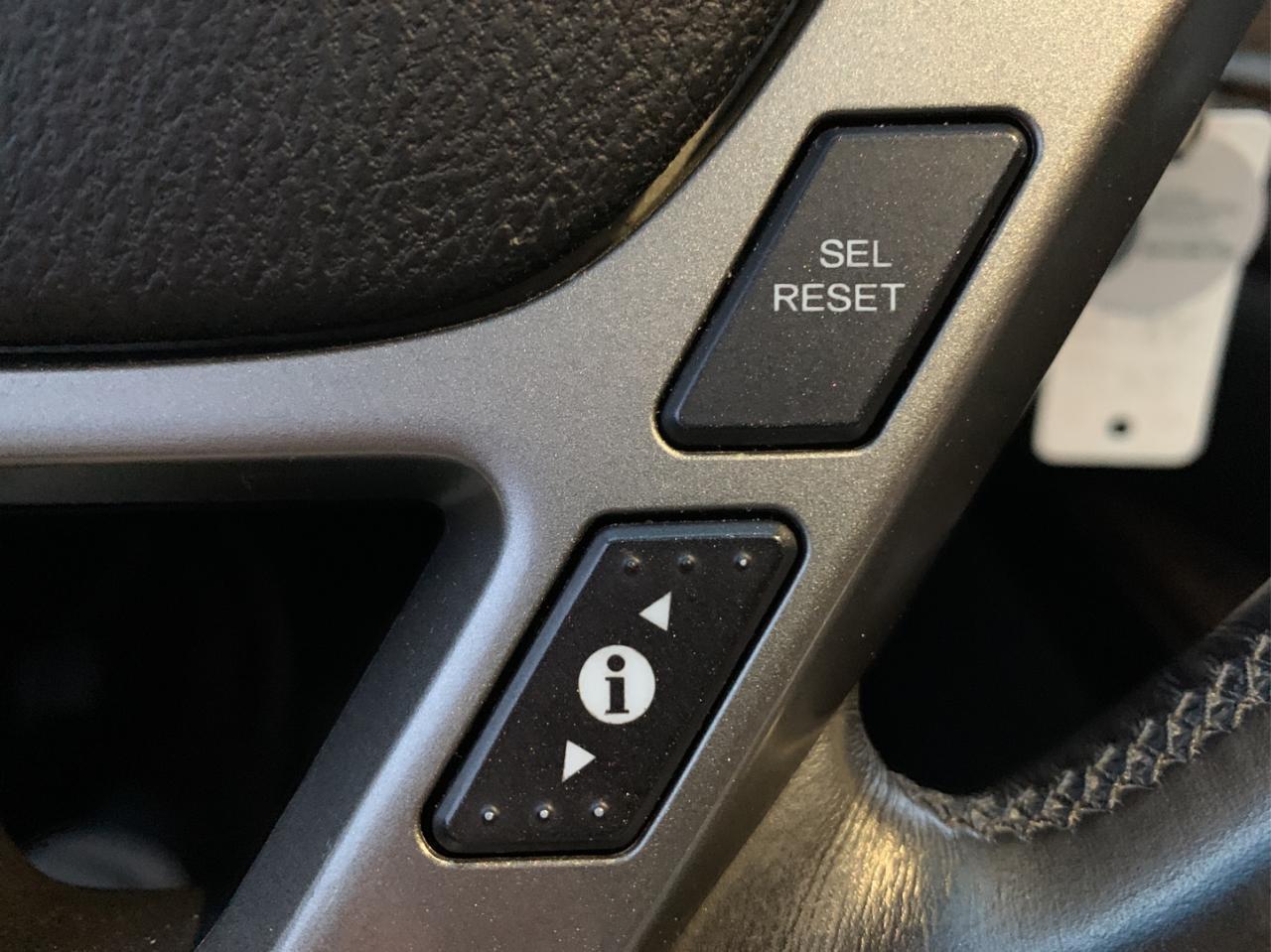 688896