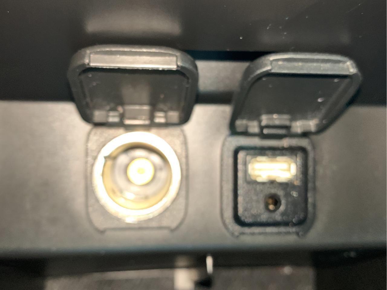 688911