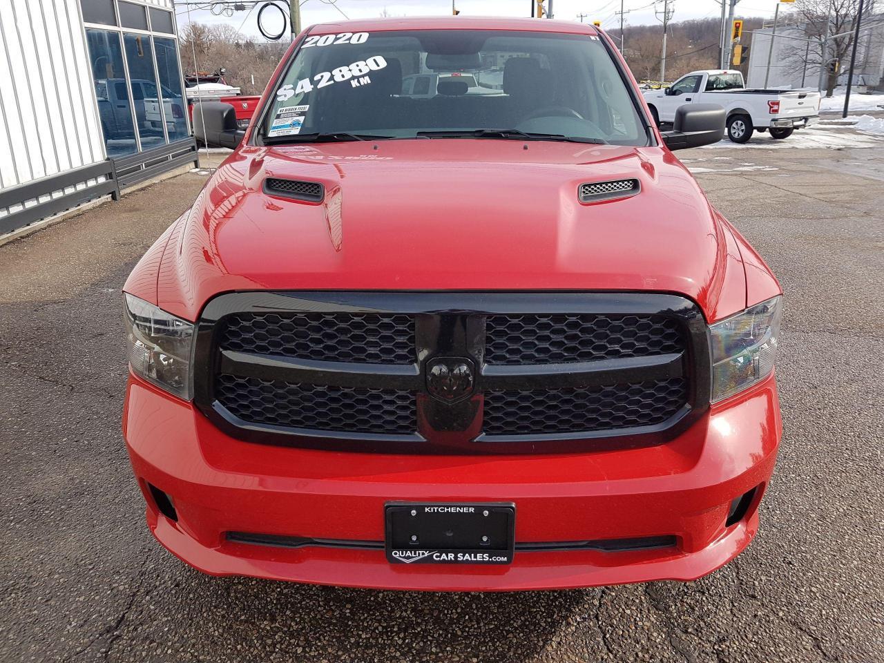 689072.12070352