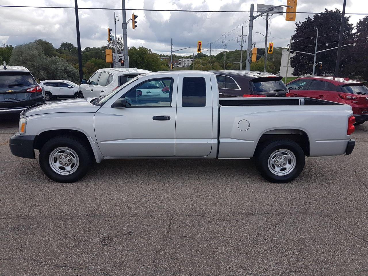 Used 2006 Dodge Dakota ST Club Cab for sale in London, ON