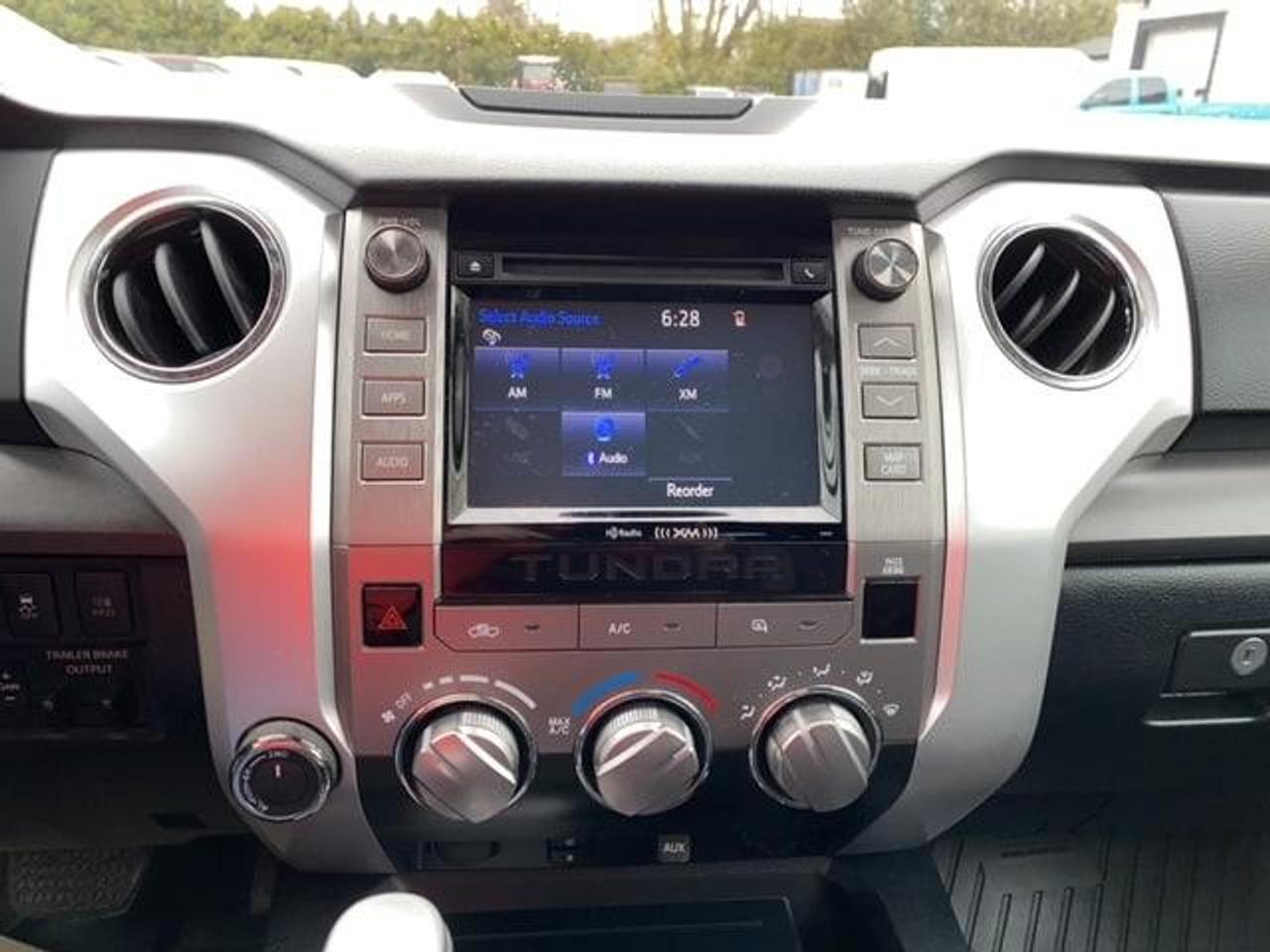 689565.12075297