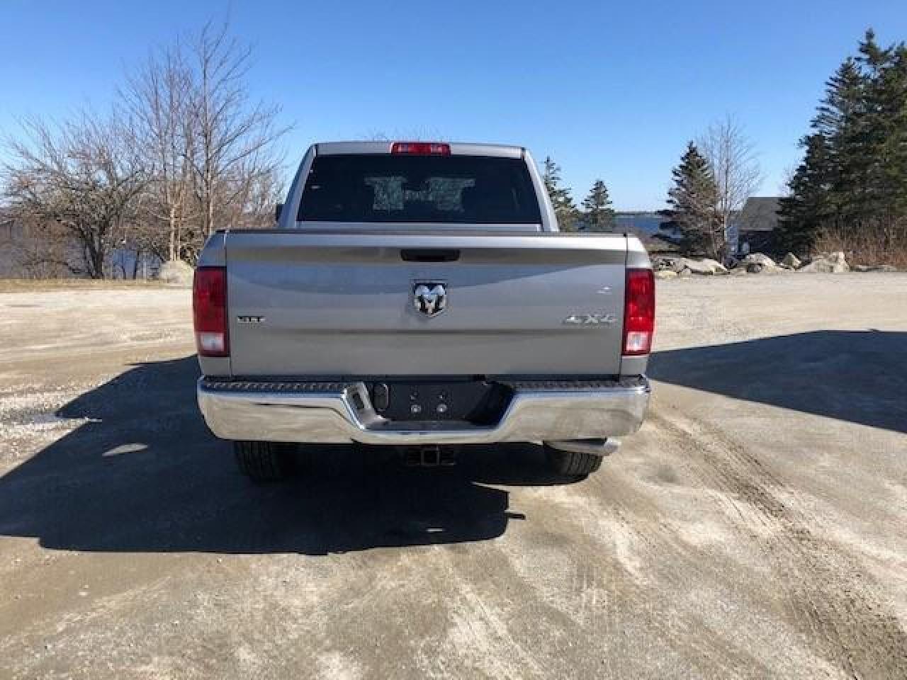 689773