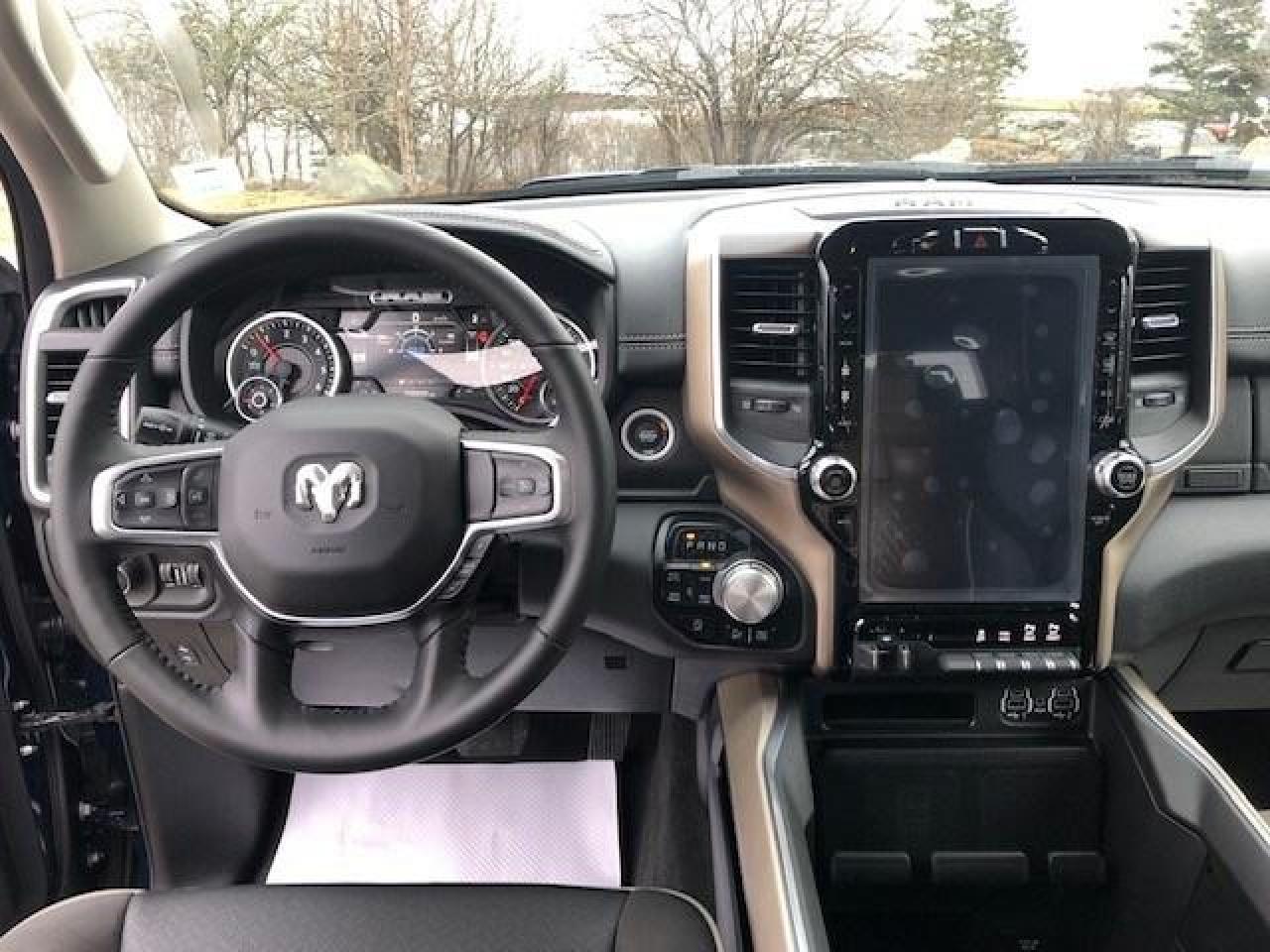 689821