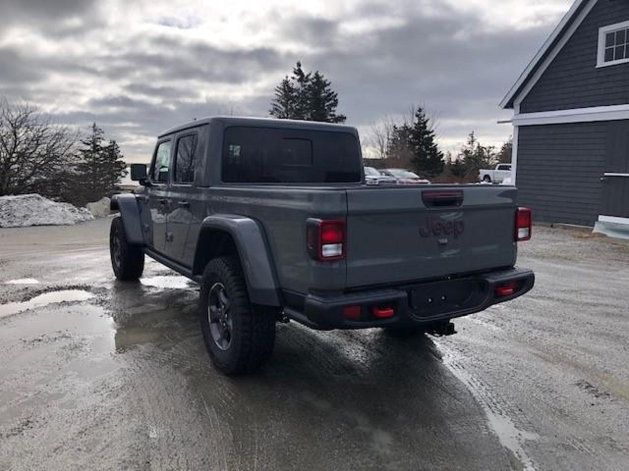 689842