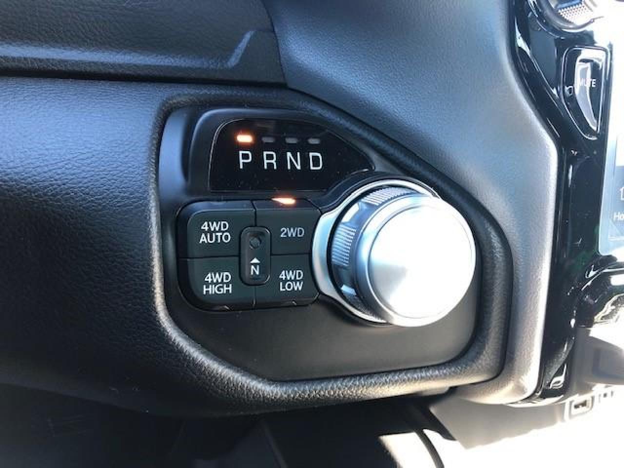 689857
