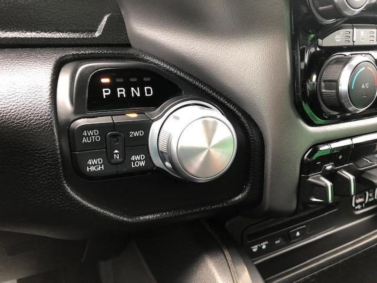 689869