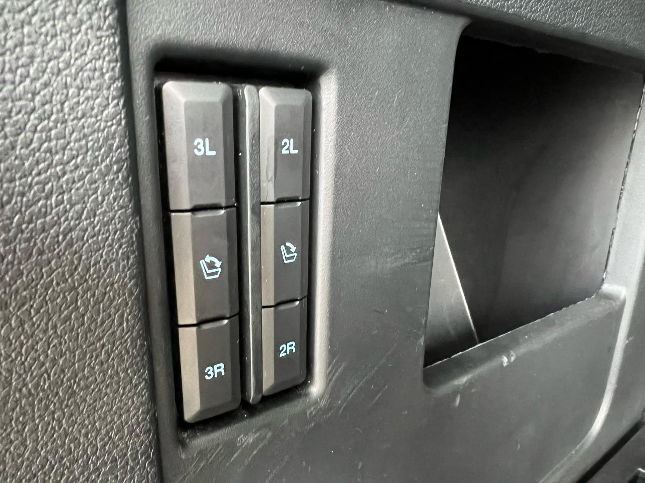 693516.12126612