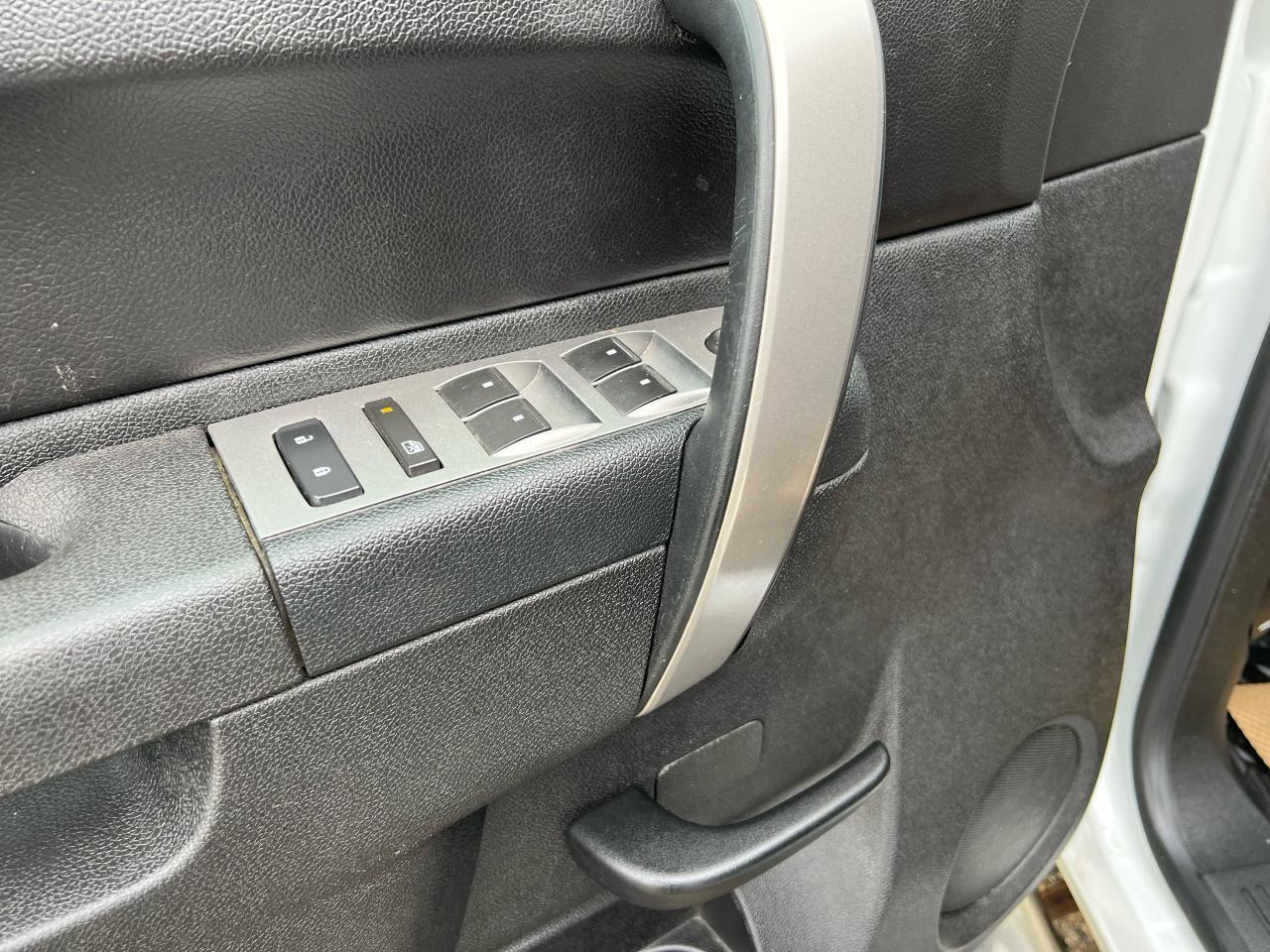 693522