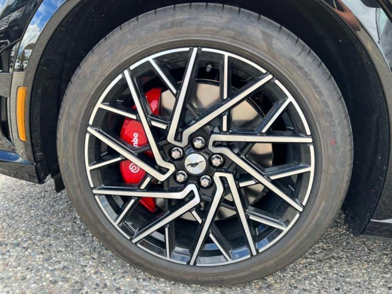 693567