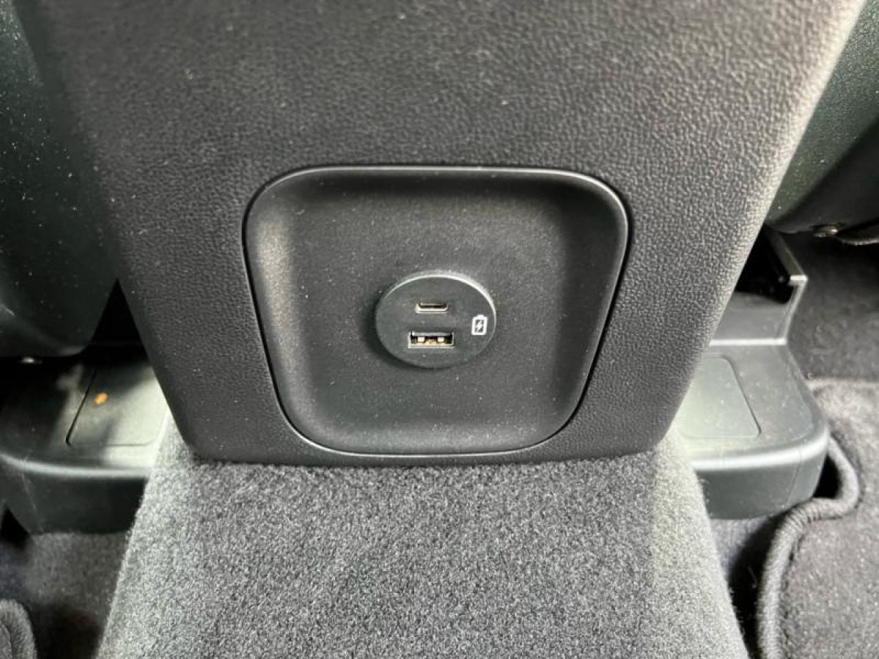 693597