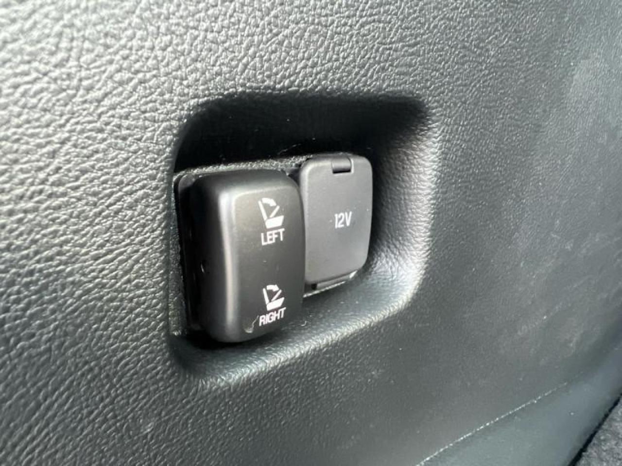 693645