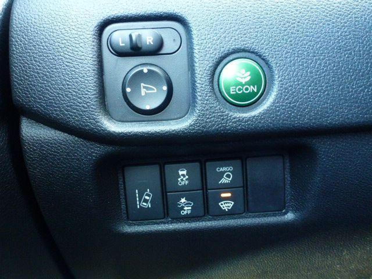 693807