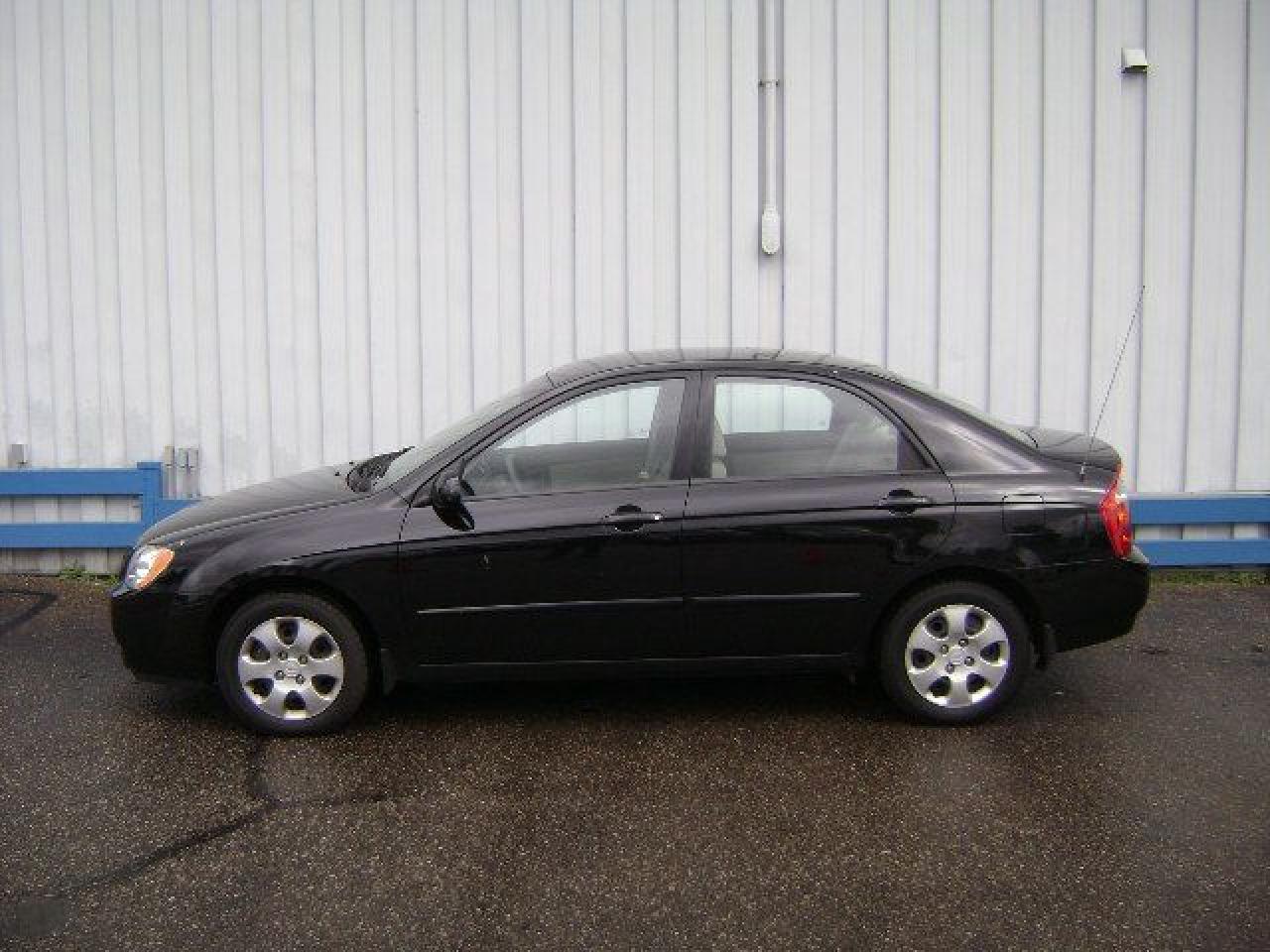 Used 2006 Kia Spectra LX for sale in Leamington, ON