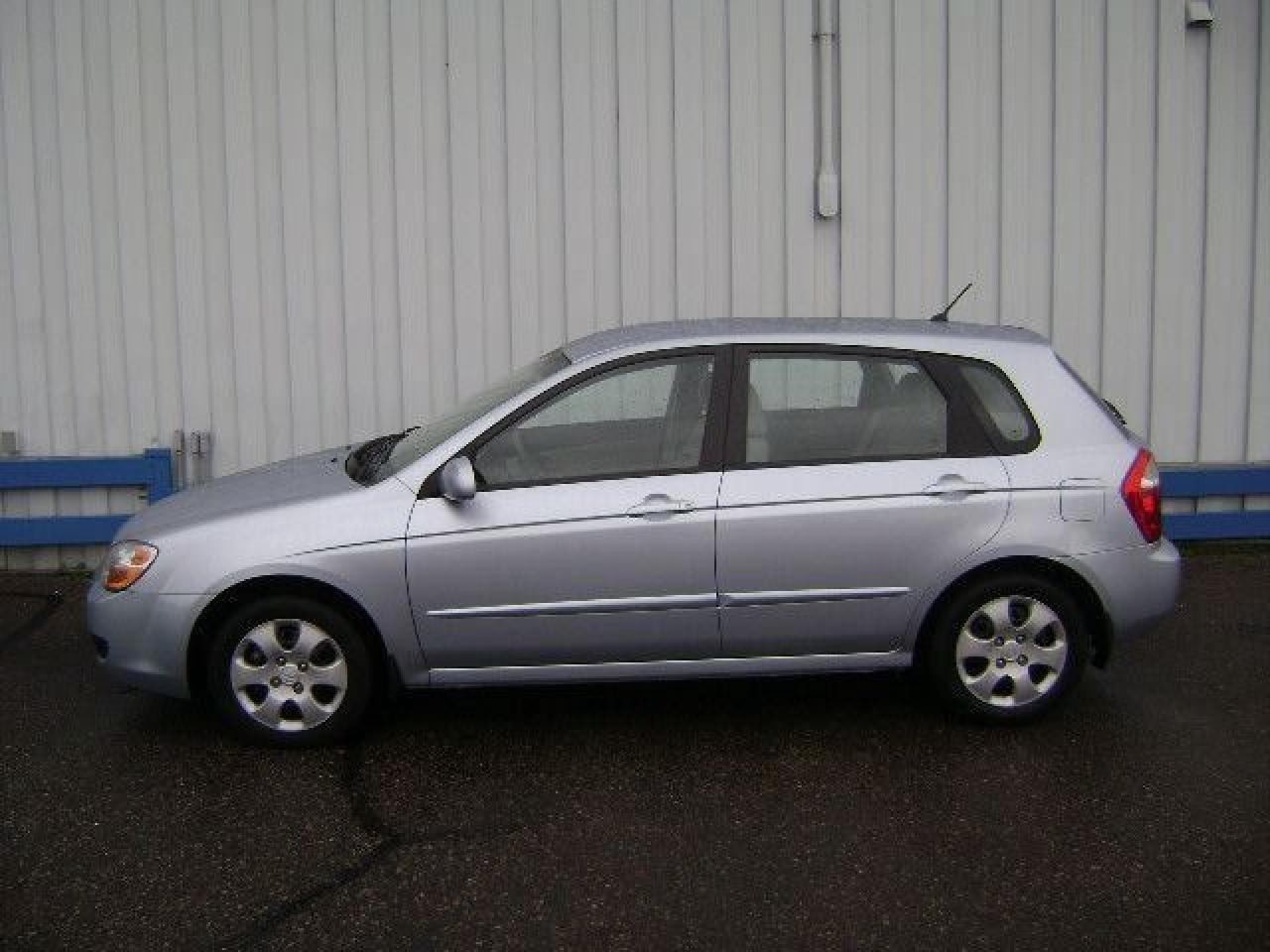 Used 2008 Kia Spectra 5 Hatchback for sale in Leamington, ON