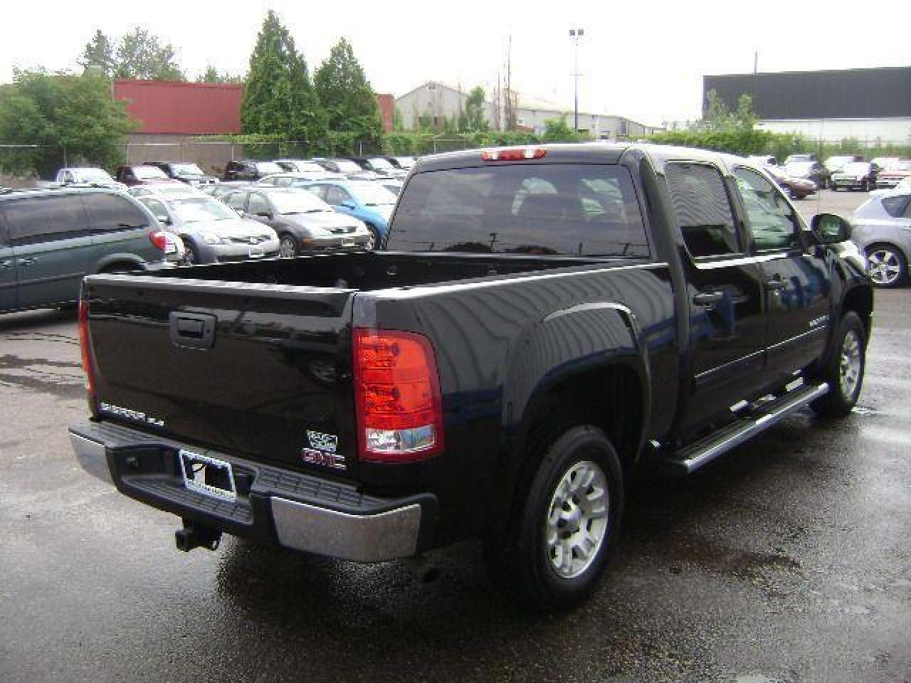 696575