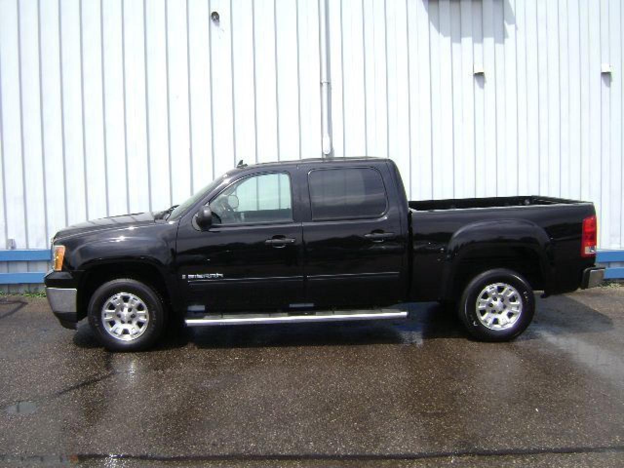 Used 2008 GMC Sierra 1500 SLE Crew Cab for sale in Leamington, ON