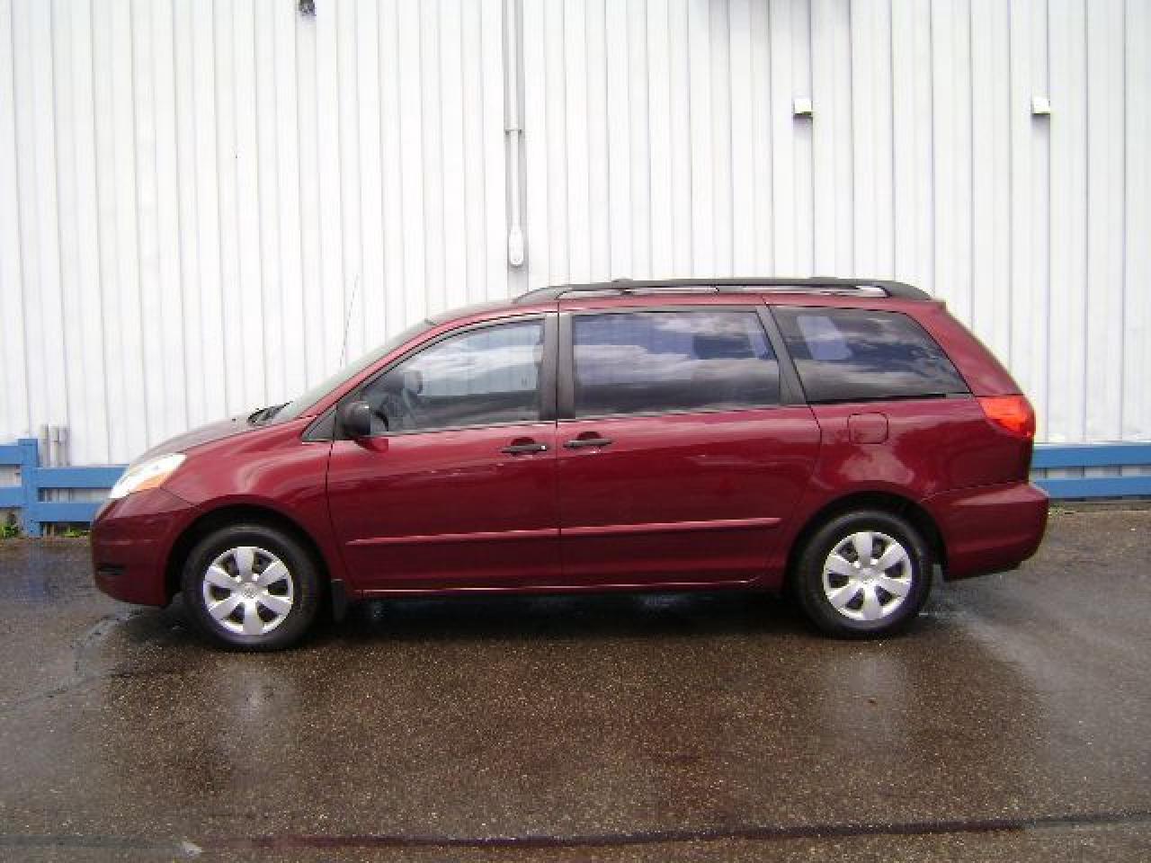 Used 2006 Toyota Sienna CE for sale in Leamington, ON