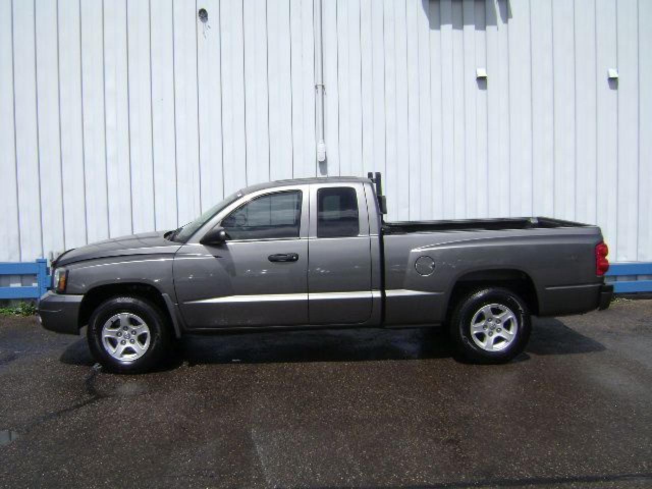 Used 2007 Dodge Dakota EXTENDED CAB 4X4 for sale in Leamington, ON