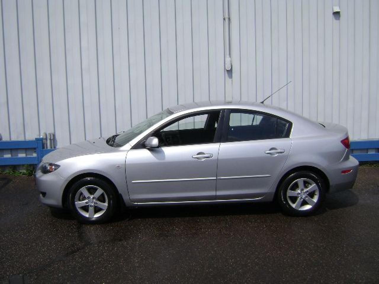 This Canadian car includes an accident free CARPROOF history report, balance of factory warranty, and is guaranteed lien free. Buy with Confidence - Non-commissioned sales staff! Family Owned Business for Over 30 Years! Trade-ins welcome. Fill out our online credit application 24/7 at www.qualitycarsales.com to get pre-approved! Price/payments(OAC)+ taxes & licensing. Call for details!
