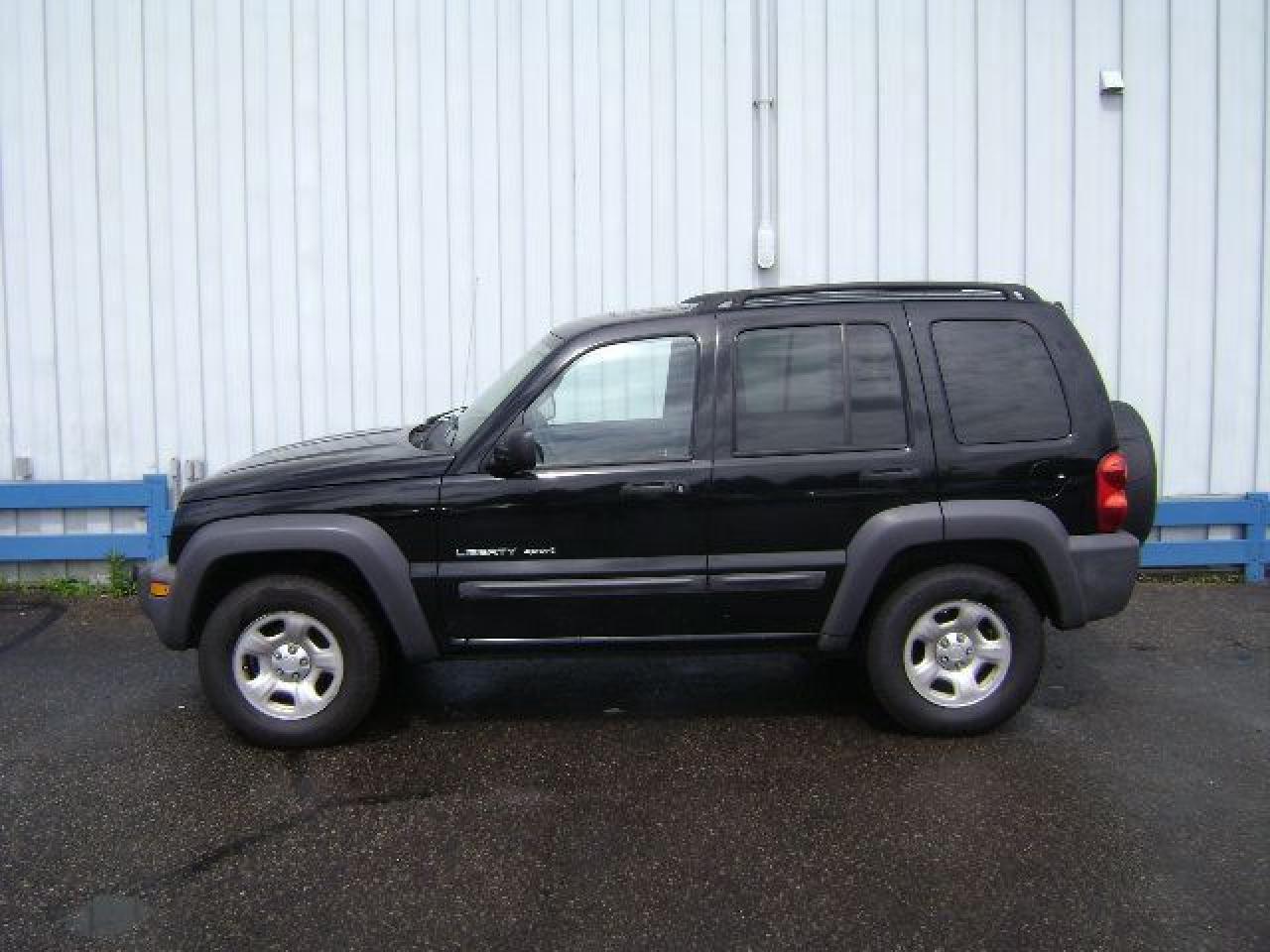 Used 2003 Jeep Liberty 4X4 sunroof for sale in Leamington, ON